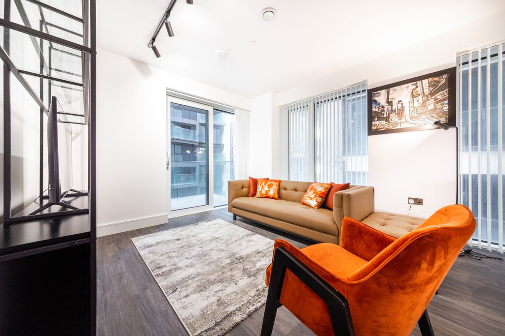 Property photo 2 of 27