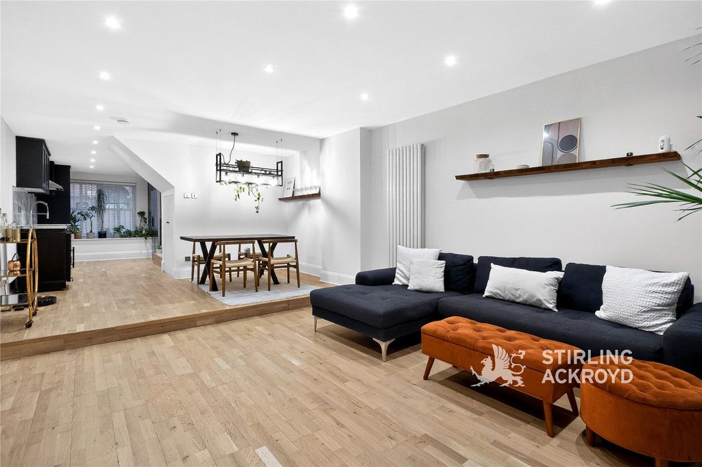 Property photo 2 of 19 Reception Room