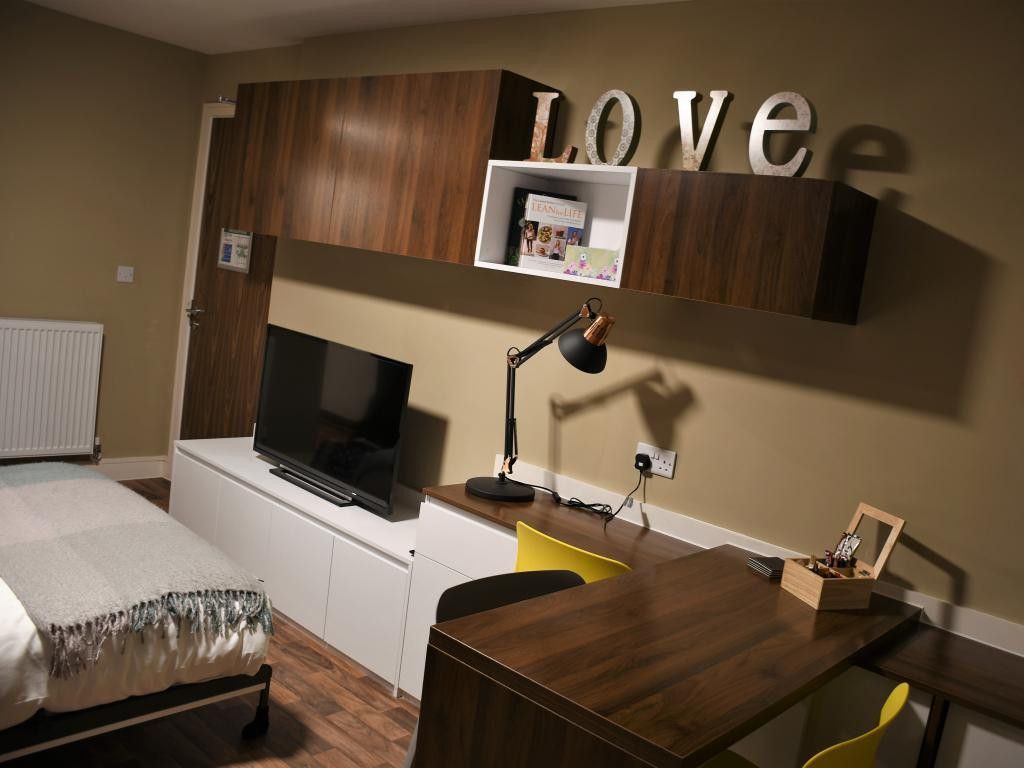 Property photo 3 of 11