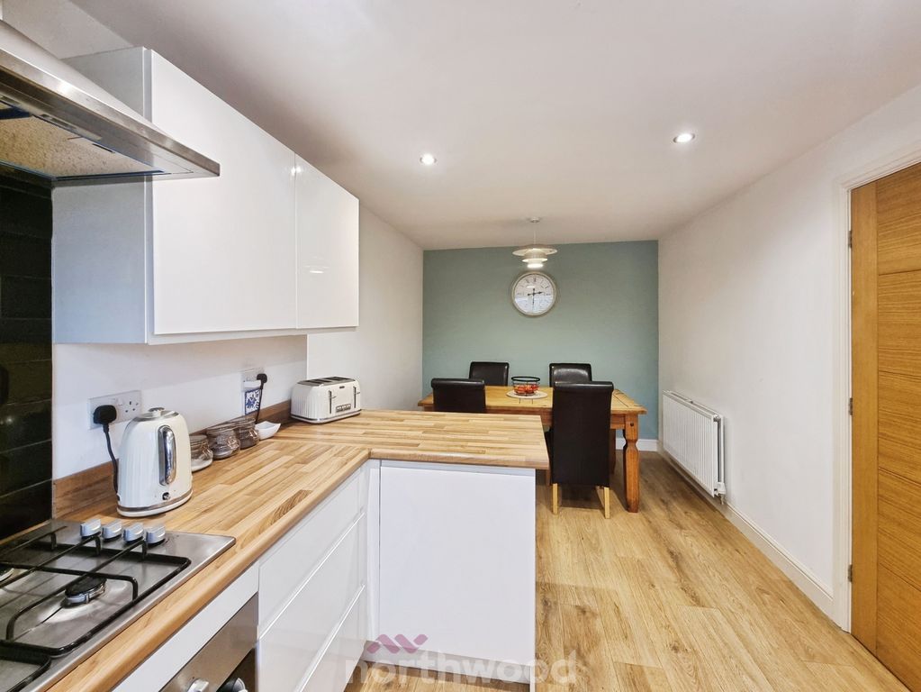 Property photo 2 of 23