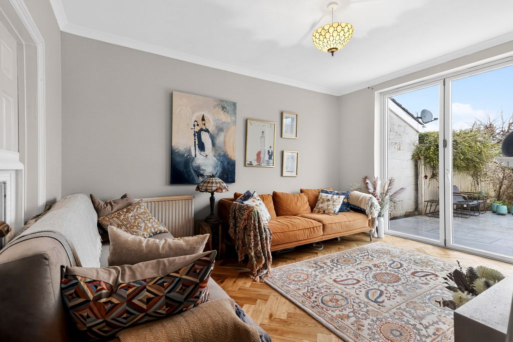 Property photo 3 of 18