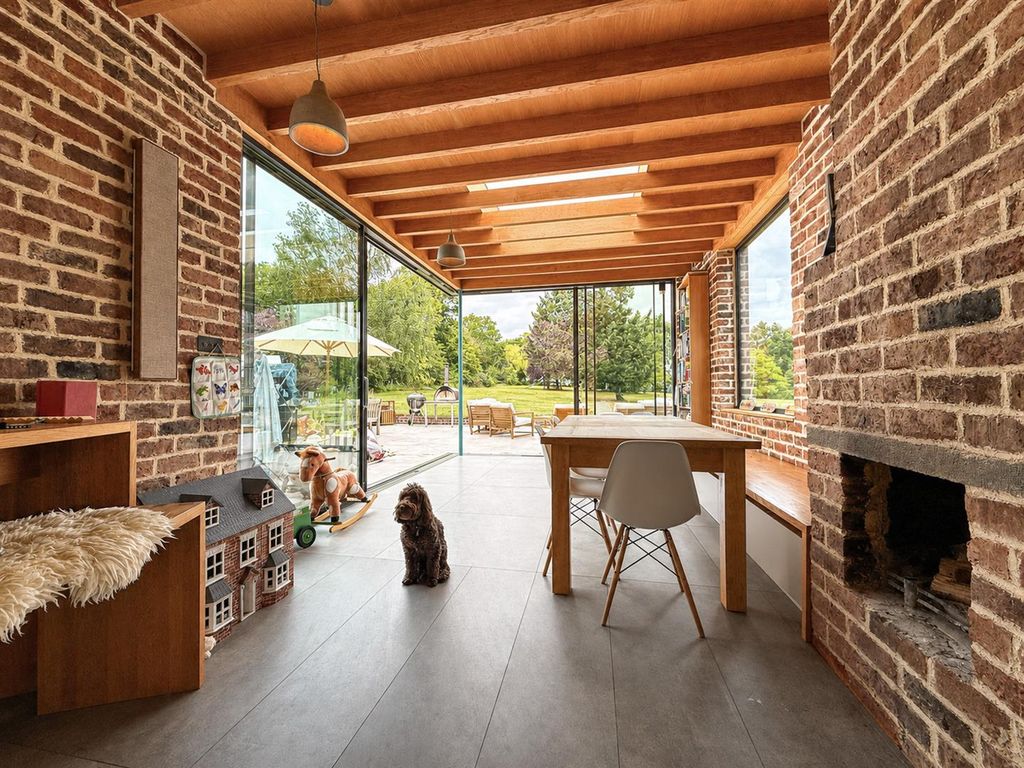 Property photo 3 of 34 Breakfast Room.Jpg