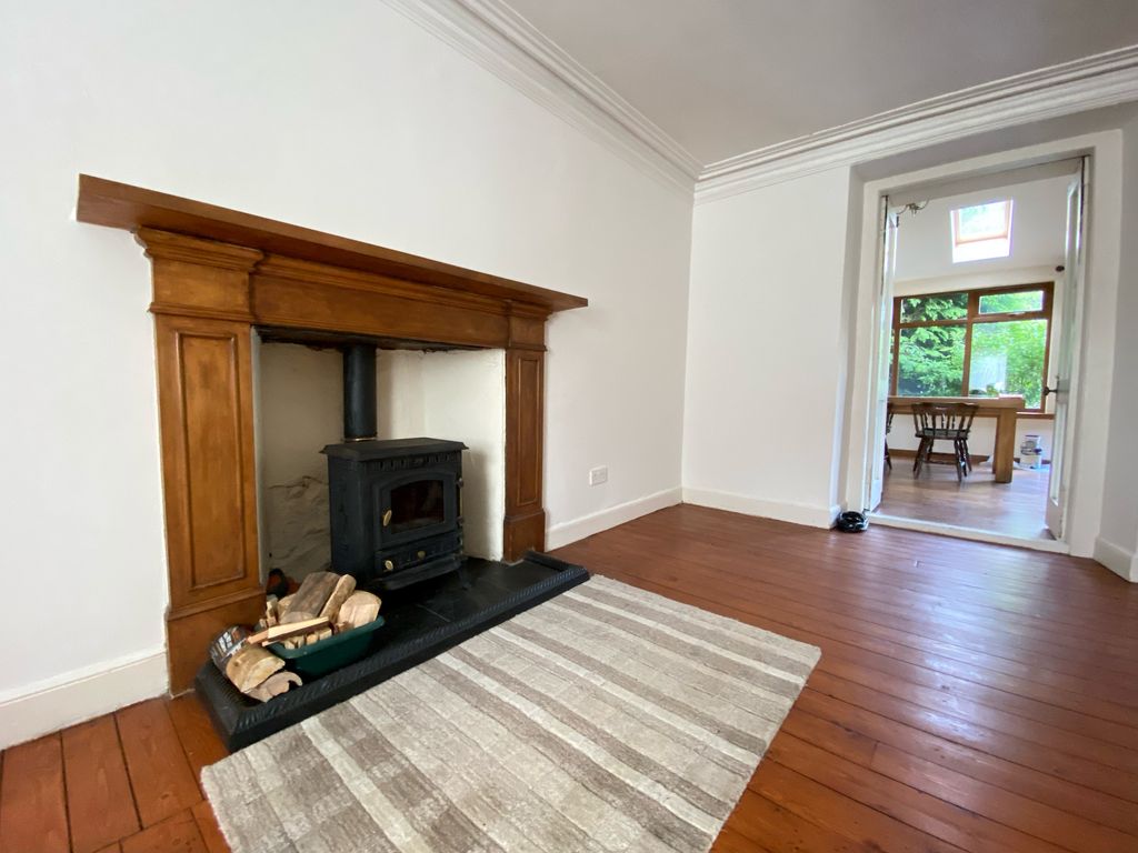 Property photo 3 of 17 Hill 6