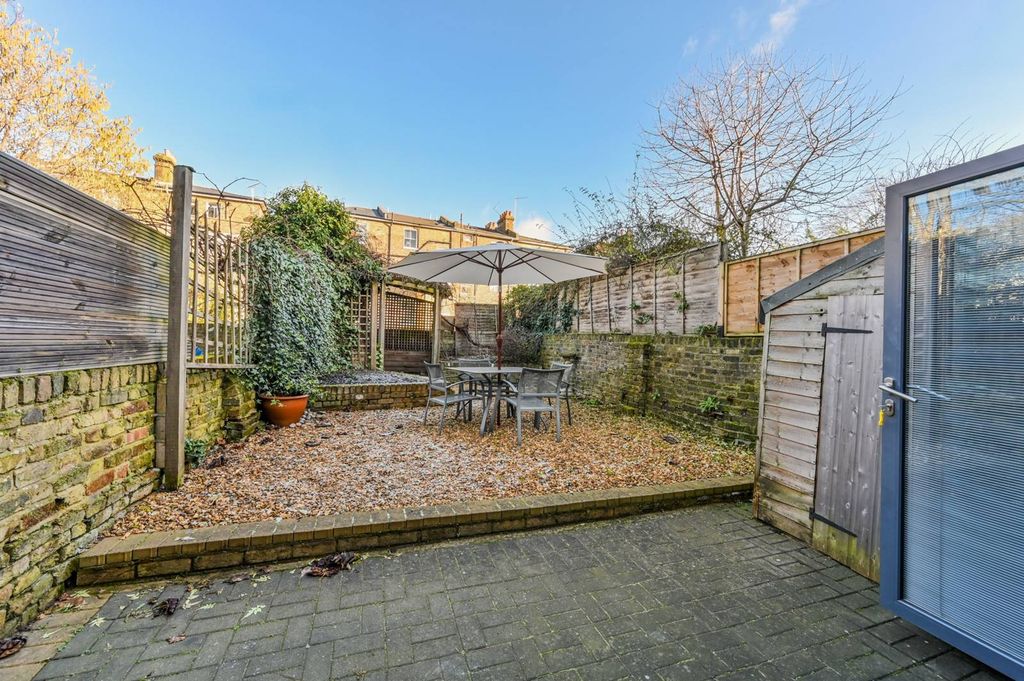 Property photo 1 of 21