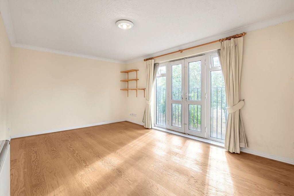 Property photo 2 of 6