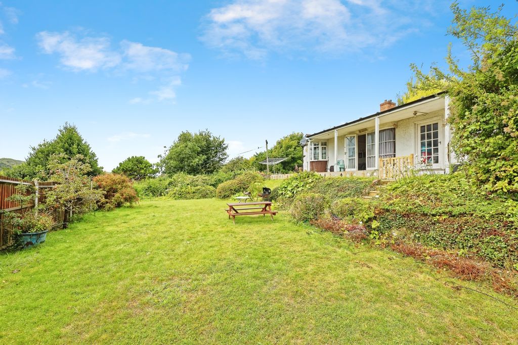 Property photo 3 of 17 Photo