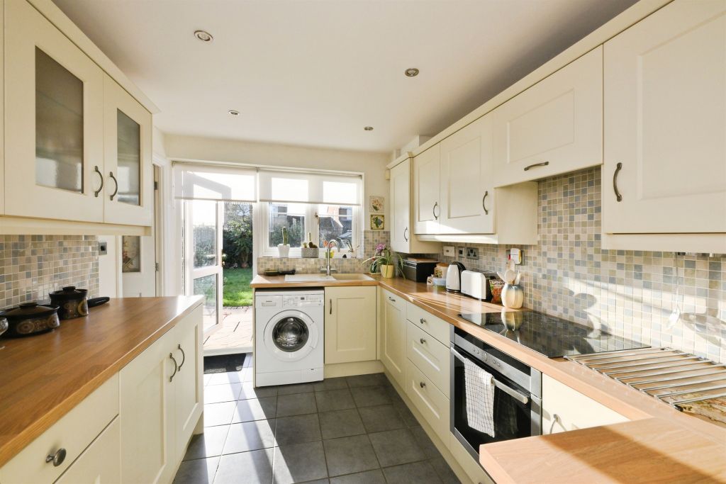 Property photo 2 of 20