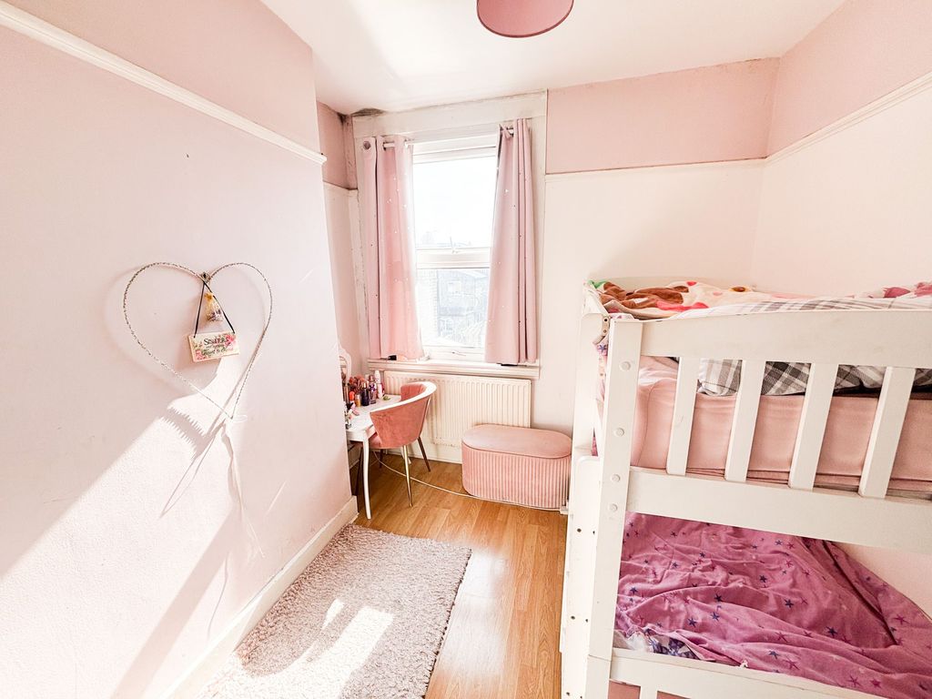 Property photo 3 of 5 Frith Road E11