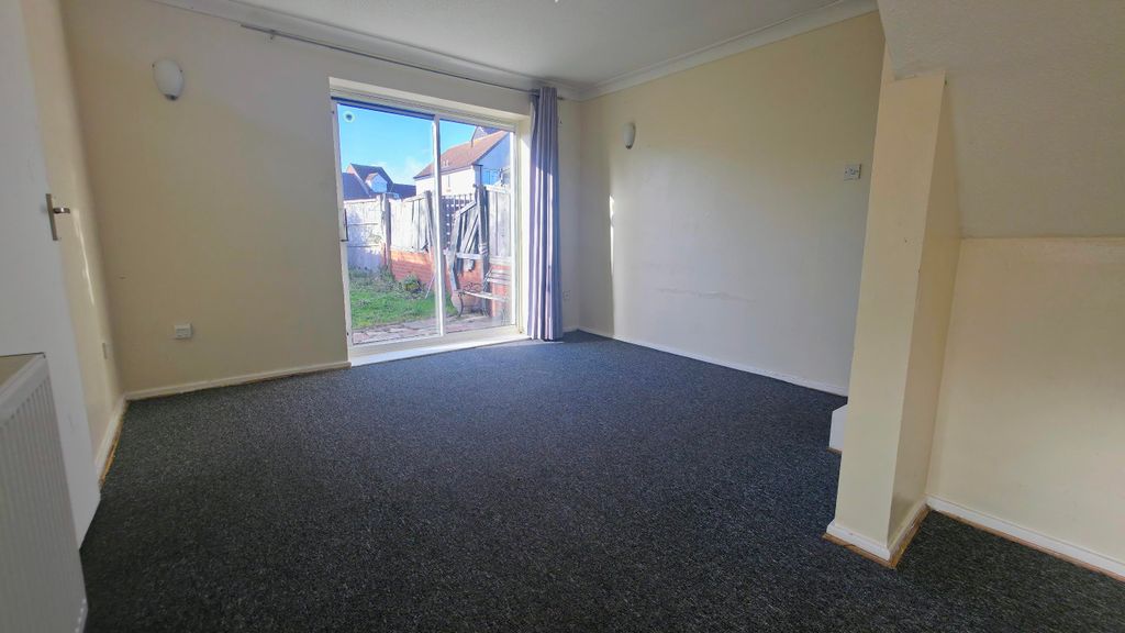 Property photo 2 of 18 Lounge