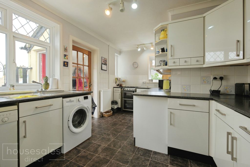 Property photo 2 of 13