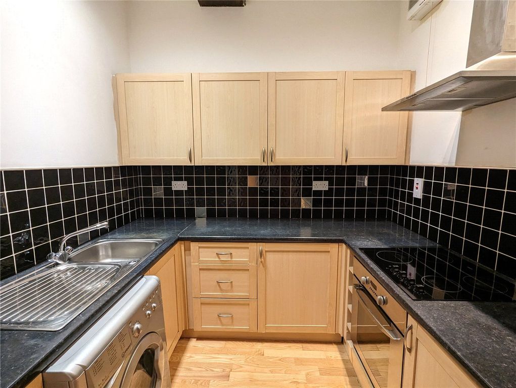 Property photo 3 of 7 Picture No. 11