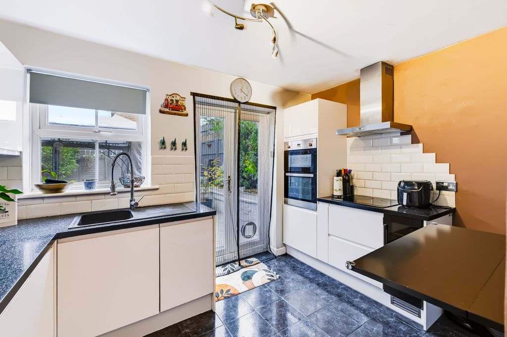 Property photo 3 of 21 Image11.Jpg