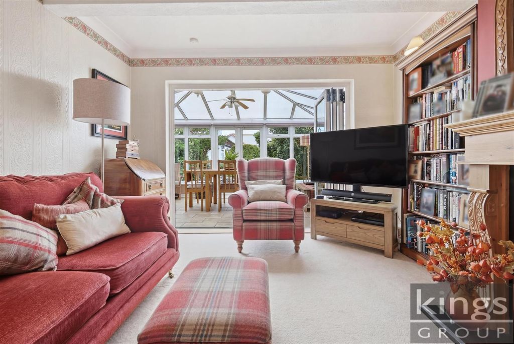 Property photo 2 of 32