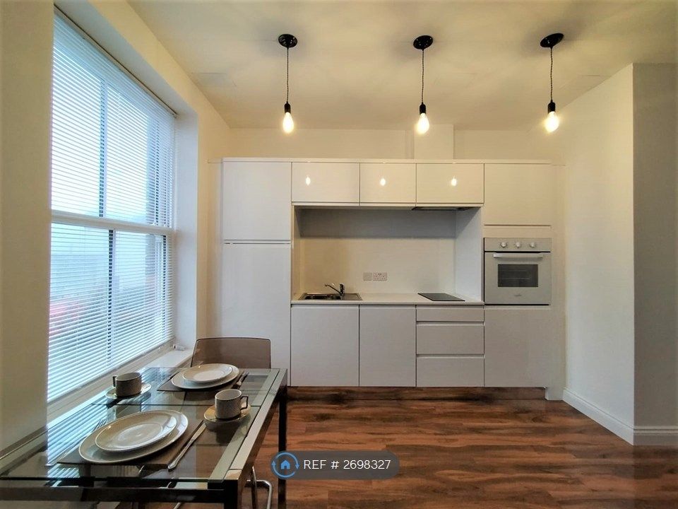 Property photo 3 of 7 Kitchen