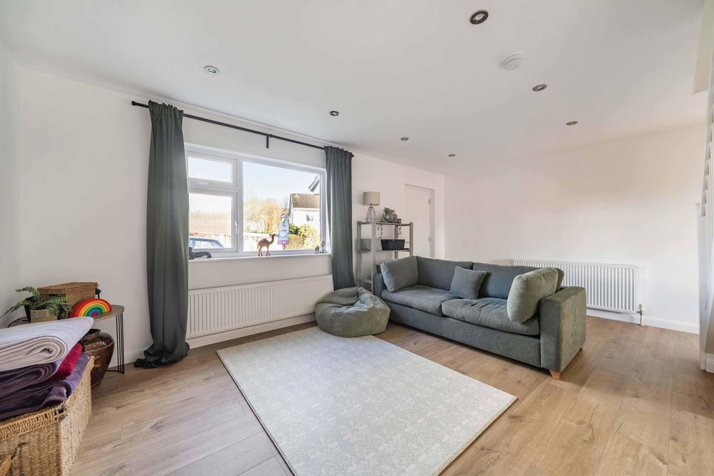 Property photo 2 of 18 1395480-9-695Bceb39Ef2E