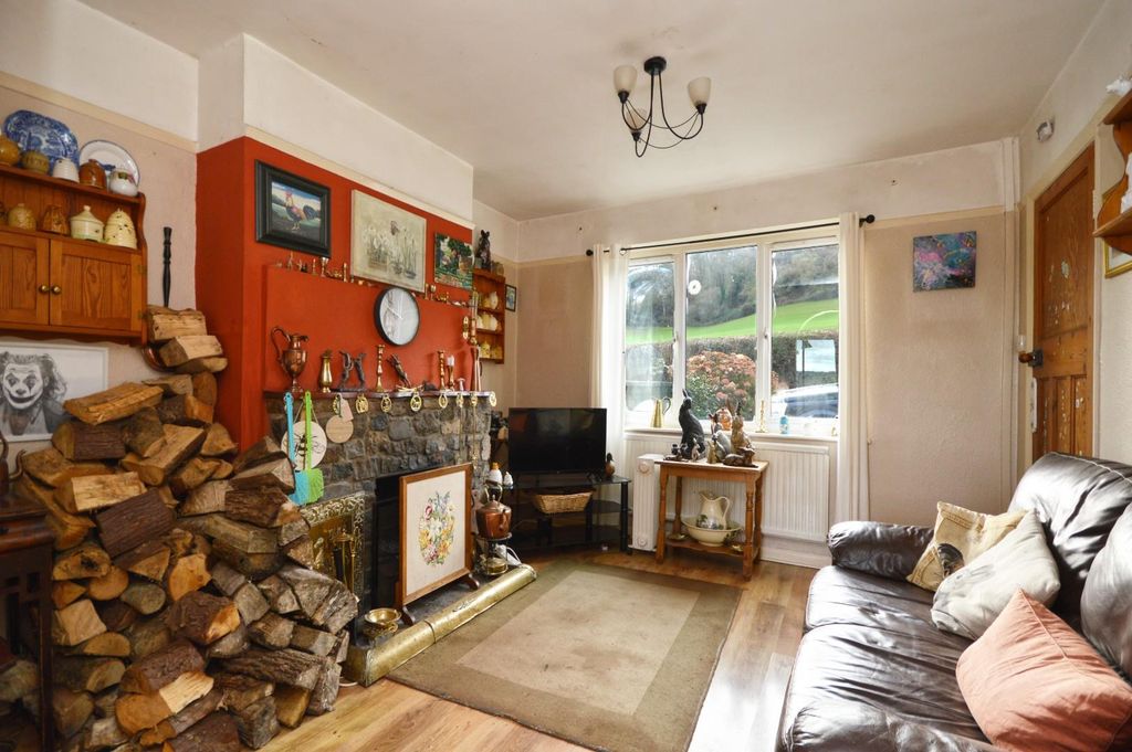 Property photo 2 of 20 Sitting Room