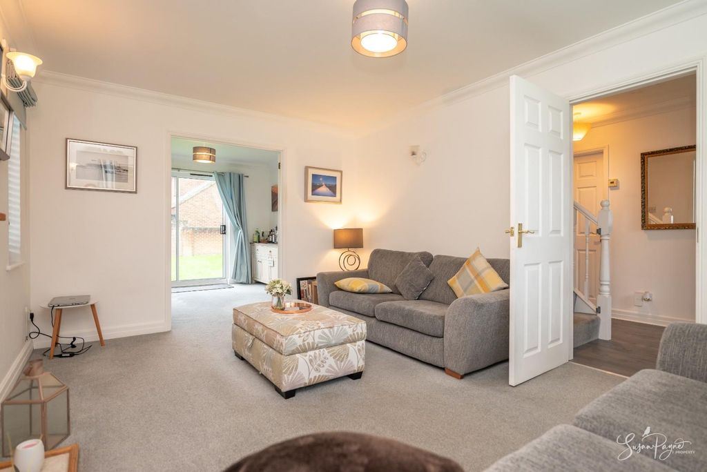 Property photo 3 of 34 Living Room