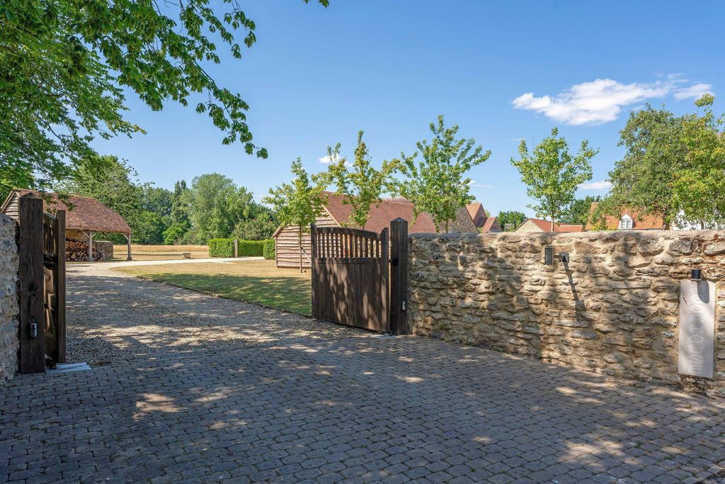 Property photo 3 of 33
