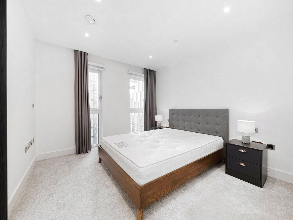 Property photo 3 of 16 Wiverton Tower, E1