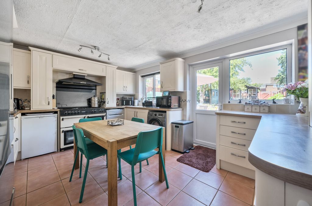 Property photo 3 of 17 1321322-42-686d1B...