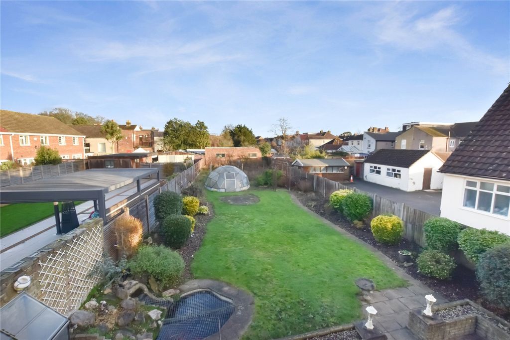 Property photo 2 of 17 Picture No. 04