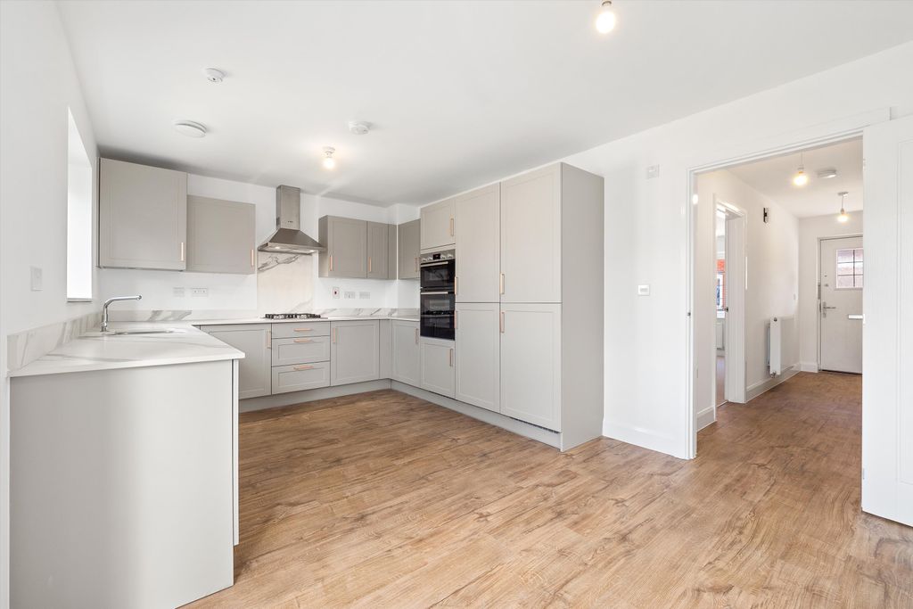 Property photo 2 of 20 Image