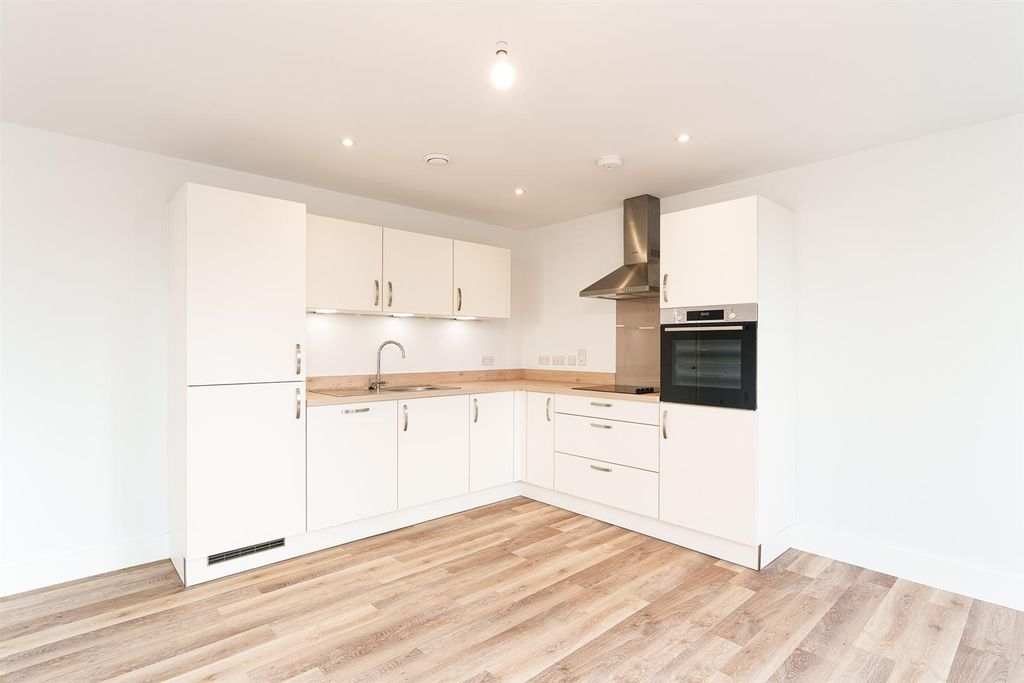 Property photo 3 of 20 Lindfield Place Dec 2025-2.Jpg