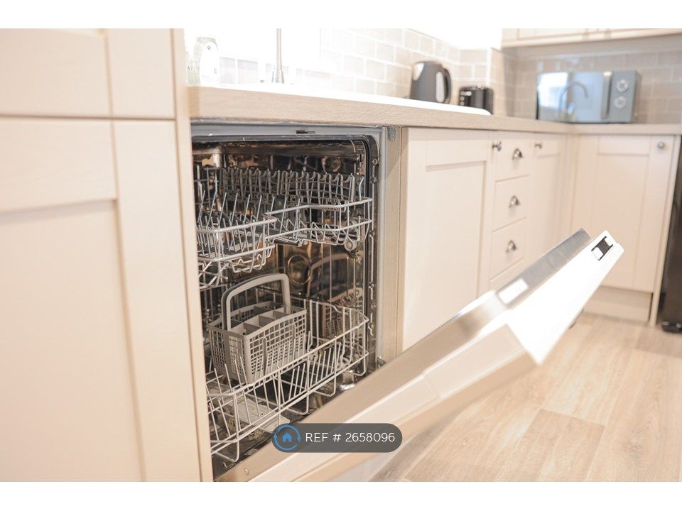 Property photo 3 of 34