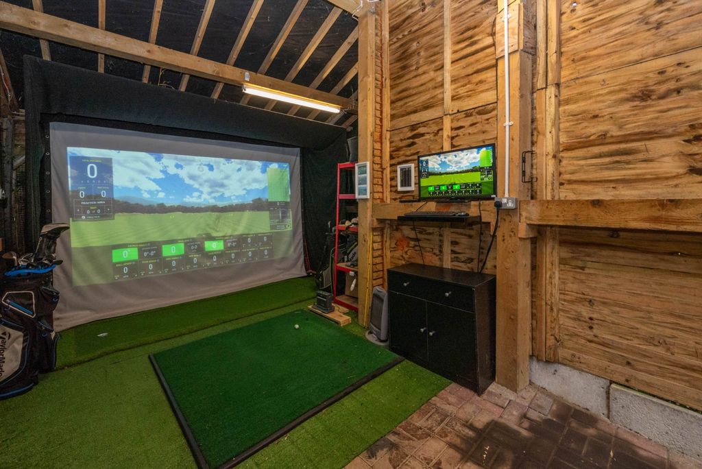 Property photo 3 of 24