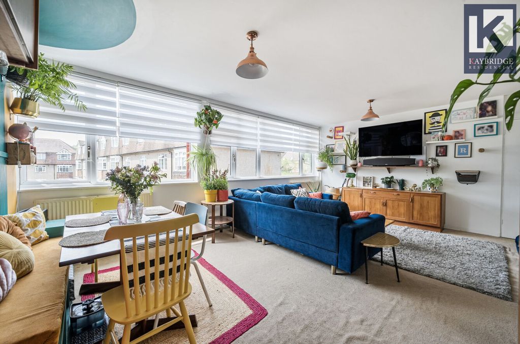 Property photo 3 of 18 Grange Mansions Kingston Road, Epsom - Kt17 2Ad