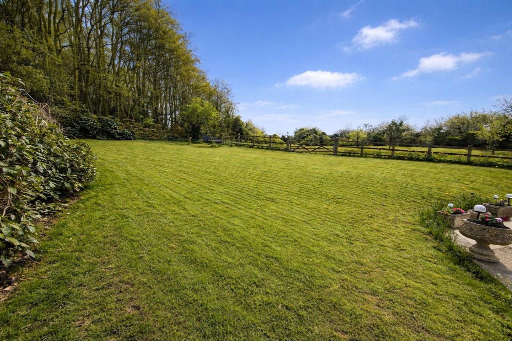 Property photo 3 of 26