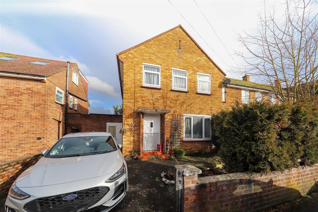 Property photo 1 of 11 Front