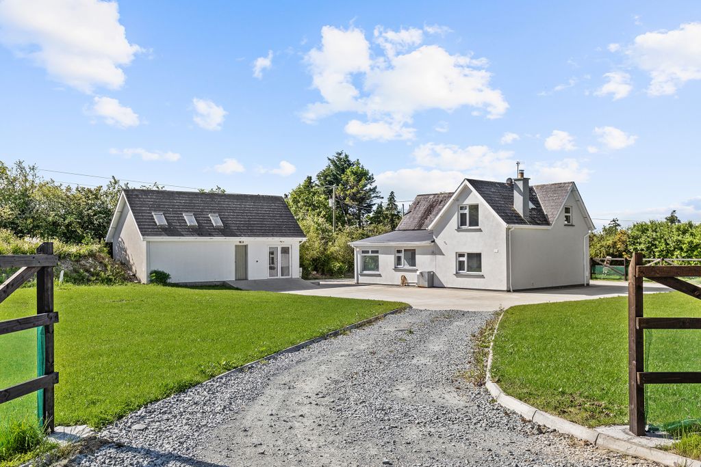 Property photo 1 of 32