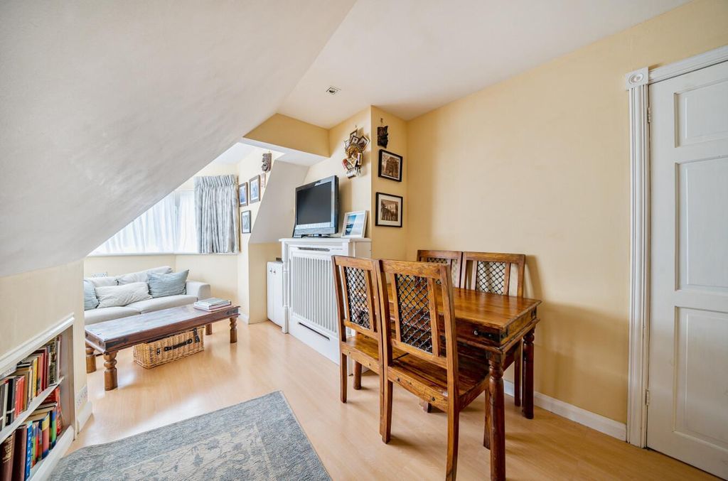 Property photo 2 of 9 Davidson Frost-Wellings, Dfw, Stanmore, Stanmore H