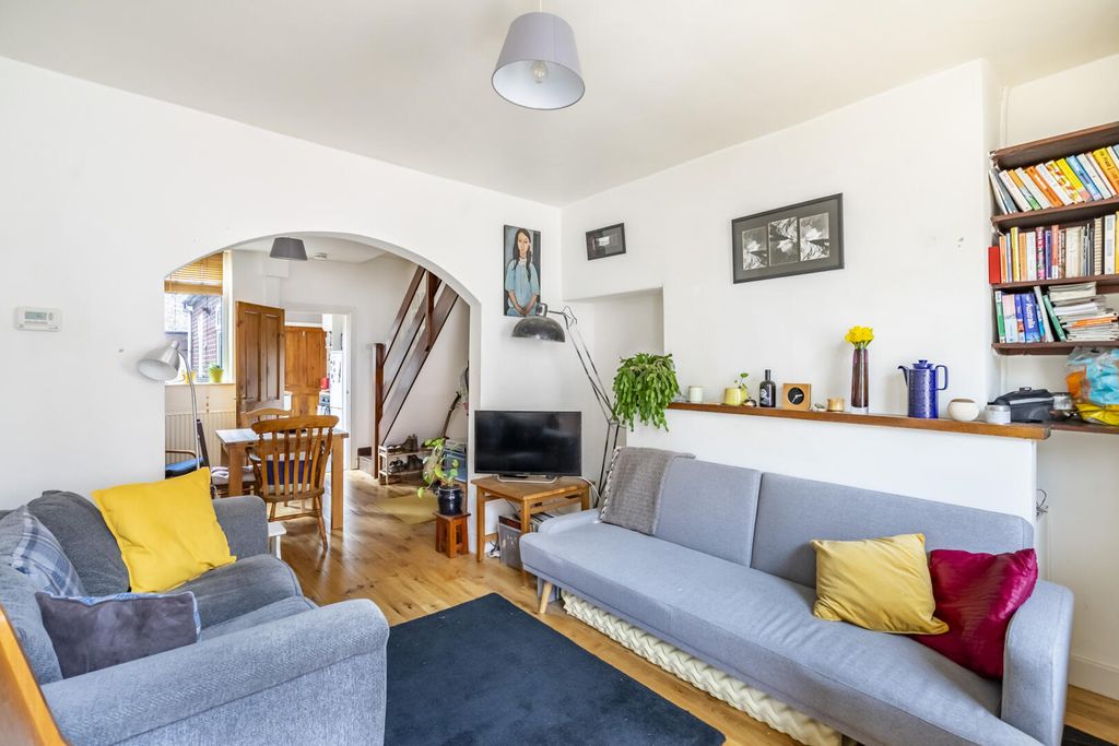 Property photo 2 of 11 Living Room