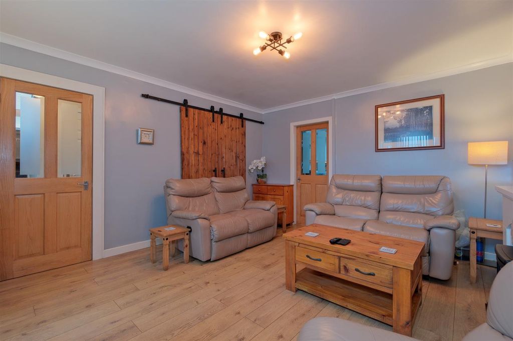 Property photo 3 of 26