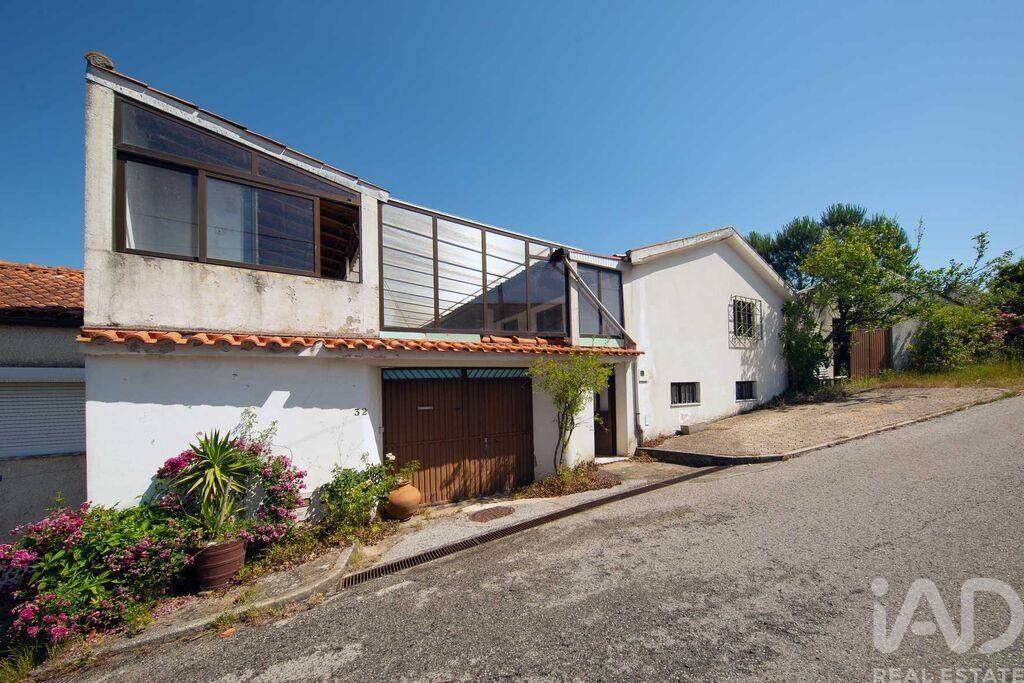 Property photo 1 of 40