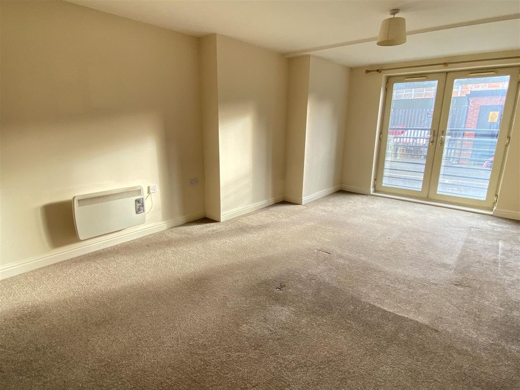 Property photo 2 of 8
