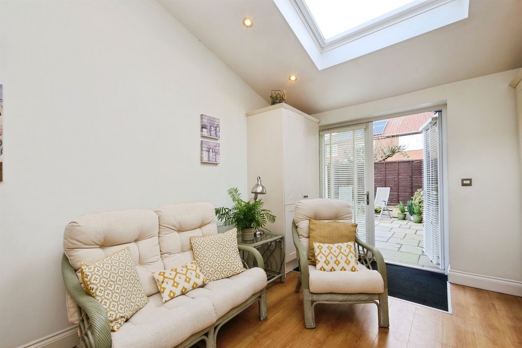 Property photo 3 of 25