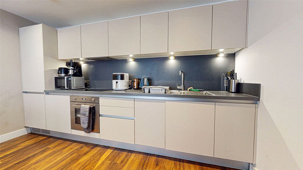 Property photo 2 of 8 Picture No. 01