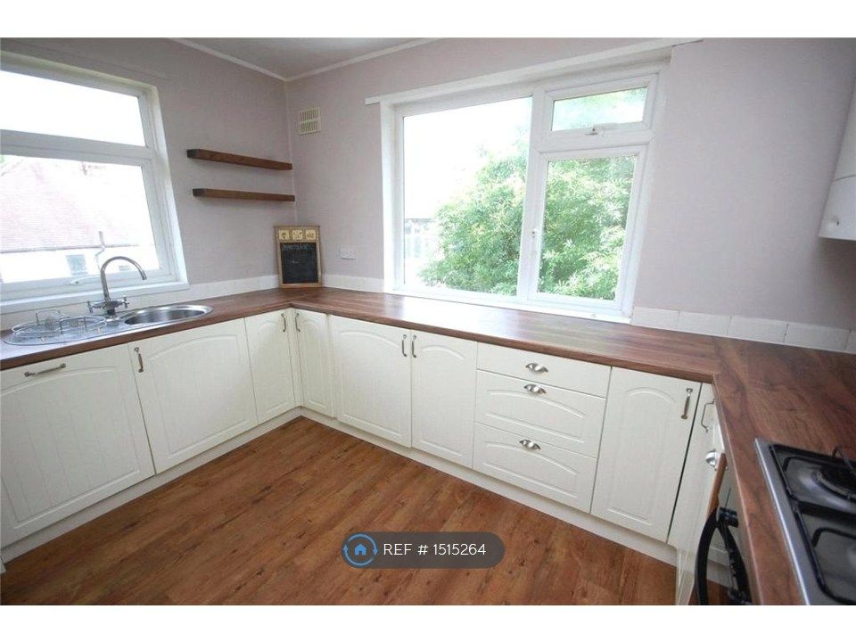 Property photo 1 of 9 Kitchen