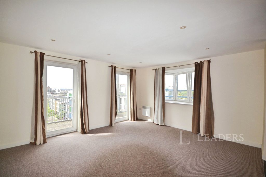 Property photo 2 of 11 Picture No. 31