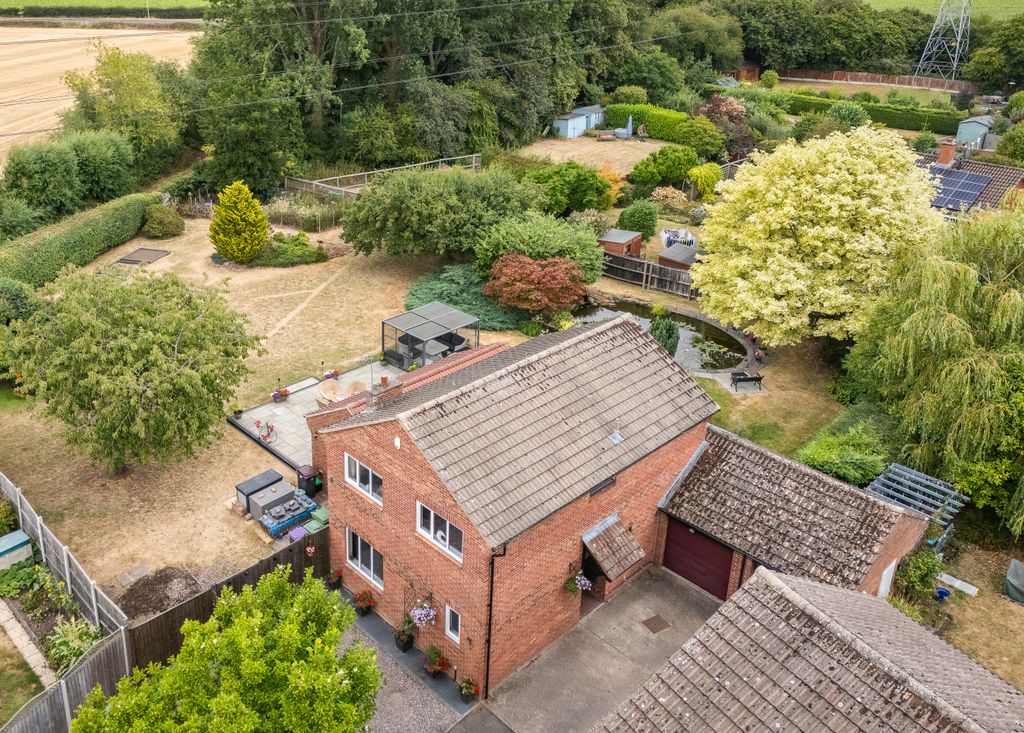 Property photo 1 of 33