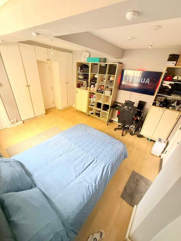 Property photo 1 of 5