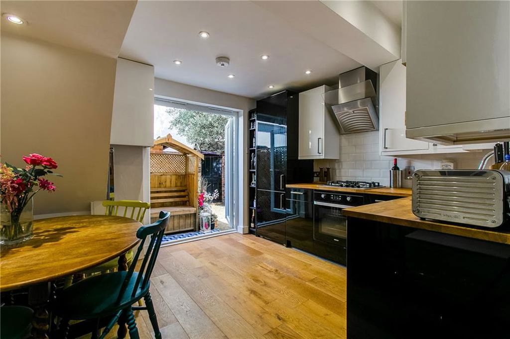 Property photo 2 of 6