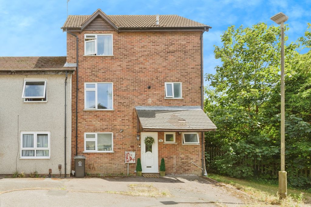 Property photo 1 of 17 Front