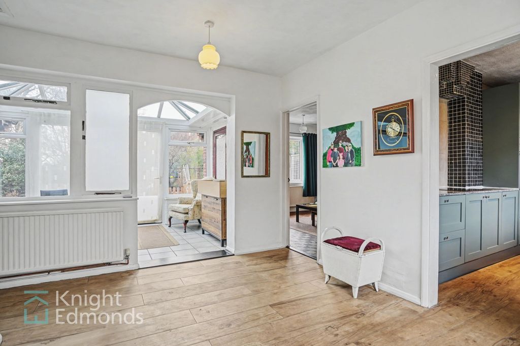 Property photo 3 of 24 Entrance Hall