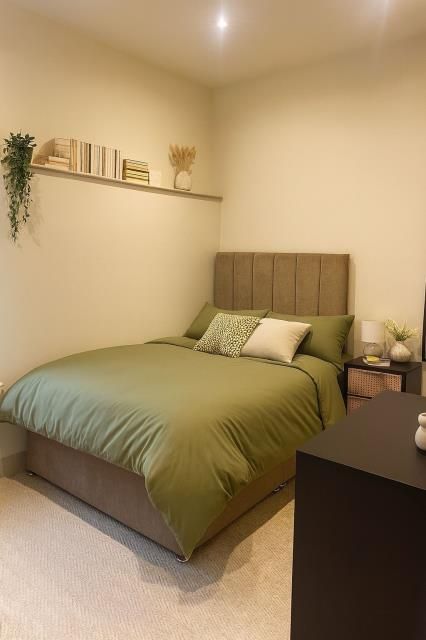 Property photo 1 of 5 Bedroom