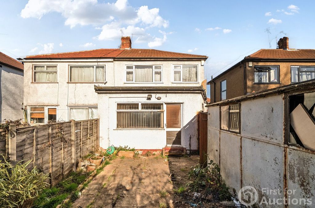 Property photo 2 of 12 Picture No. 32