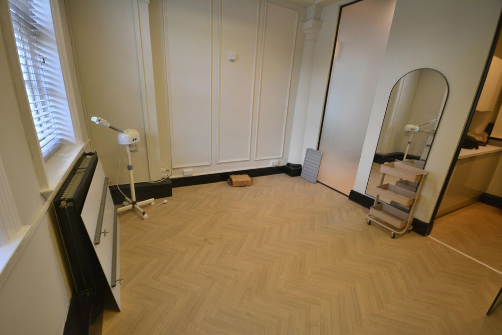 Property photo 3 of 10 Room Three